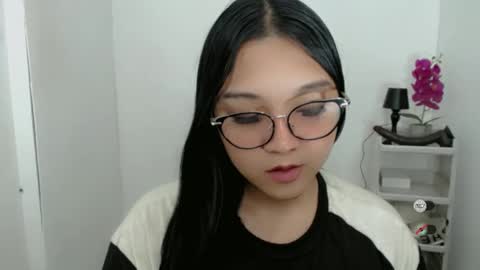 Shanti xhey online show from April 12, 4:11 pm