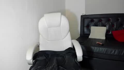 alishaevans_rs online show from November 27, 7:21 pm