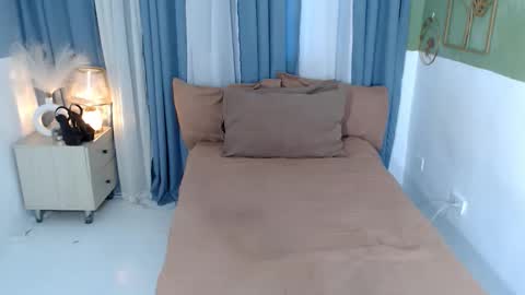 hotty online show from May 6, 6:19 am