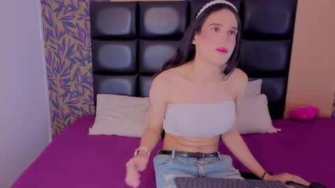 Alison  online show from December 18, 8:37 pm