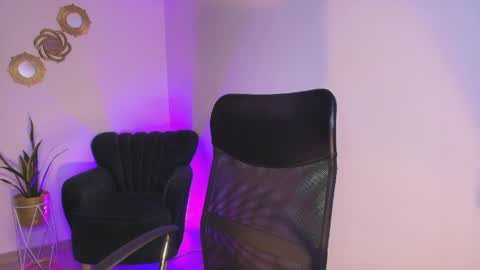  ALISS  online show from April 23, 5:36 pm