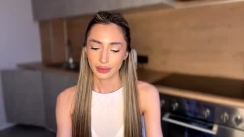 Alissa online show from June 12, 4:17 pm