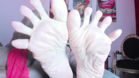 Mistress Alisson  online show from April 22, 12:45 pm