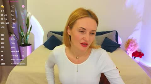 alisssarose online show from March 6, 9:47 pm