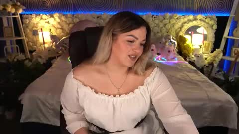 alissyagrayy online show from June 7, 12:32 pm