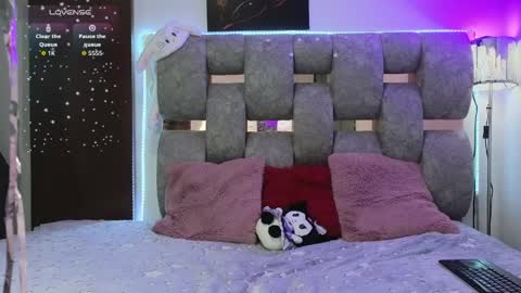 alix_kitty_ online show from March 28, 10:22 pm