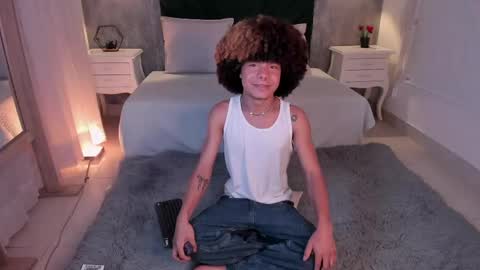  Alexis Etereo  online show from April 22, 8:05 pm