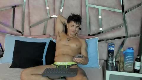 alix online show from October 25, 12:00 am