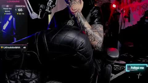   online show from November 1, 7:02 pm