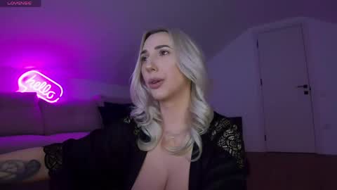 A day u didnt smile is a lost day online show from April 3, 3:52 pm