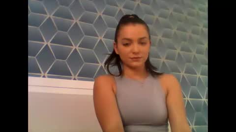 Alesia online show from February 18, 1:22 pm