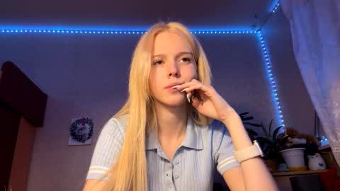 Lina online show from November 17, 4:20 pm