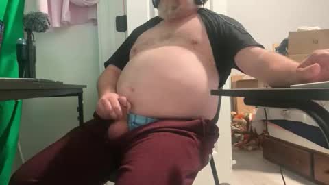 Allergictolove online show from October 18, 3:05 pm