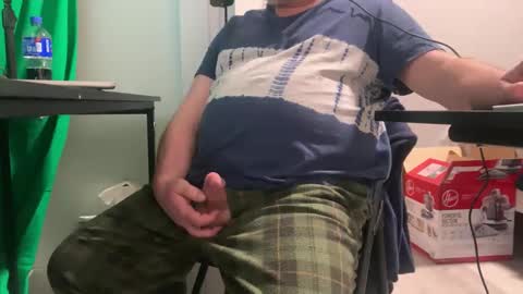 Allergictolove online show from January 27, 11:22 pm