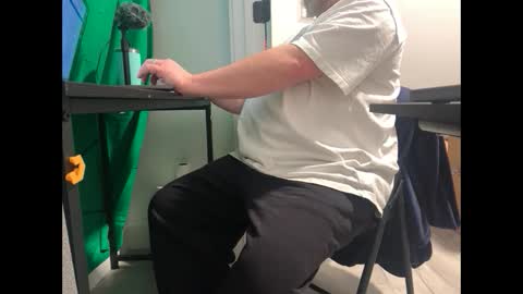 Allergictolove online show from March 1, 2:55 pm