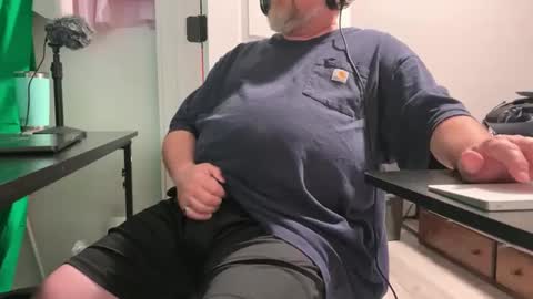 Allergictolove online show from September 21, 9:19 pm