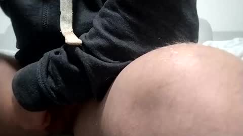 Snapshot of alles594462 chatting on December 18, 2:10 am alles594462 online show from December 18, 2:10 am