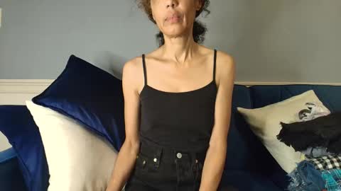 wishlist on bio online show from November 8, 3:53 am