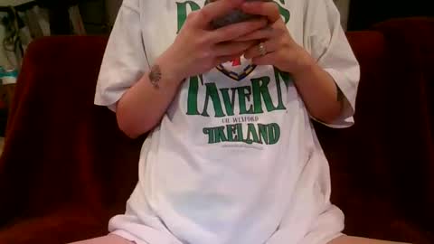 alliebearx online show from March 3, 9:00 am