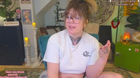 Snapshot of allieberrybb chatting on January 17, 5:42 am  bb  online show from January 17, 5:42 am