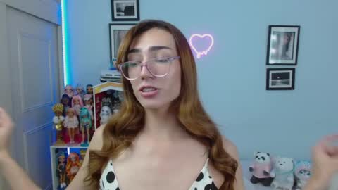 Snapshot of allisonblossom chatting on March 5, 3:51 am online show from March 5, 3:51 am