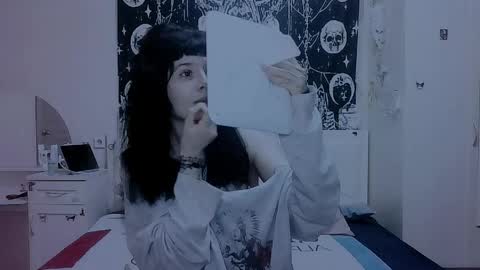 Alis online show from April 25, 7:00 pm