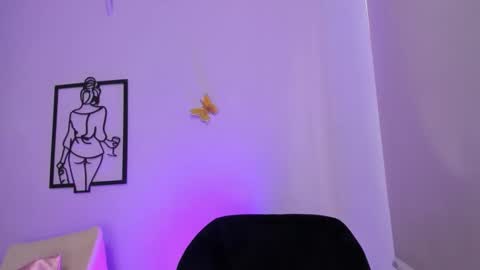 Snapshot of allisonn_bell chatting on October 21, 8:45 pm Allison online show from October 21, 8:45 pm