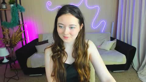 alluringeyess online show from October 3, 6:49 pm