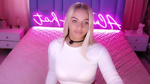 AlwaysHot online show from April 2, 2:19 am