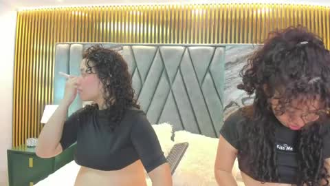 ally_and_noah_ online show from May 14, 12:03 pm