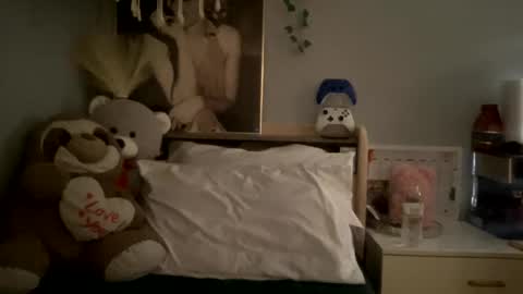 Snapshot of allyanalangel chatting on February 7, 10:41 pm allyanalangel online show from February 7, 10:41 pm