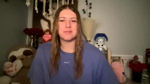 Snapshot of allyanalangel chatting on February 16, 1:38 pm allyanalangel online show from February 16, 1:38 pm