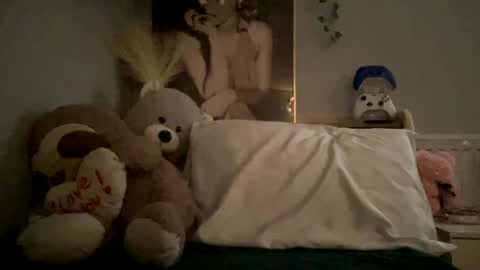 Snapshot of allyanalangel chatting on February 8, 1:43 am allyanalangel online show from February 8, 1:43 am