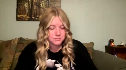 Snapshot of allyanalangel chatting on September 16, 1:29 am allyanalangel online show from September 16, 1:29 am