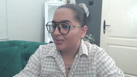         online show from April 7, 10:12 pm