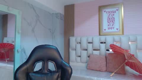 Allysa  online show from November 11, 8:44 pm