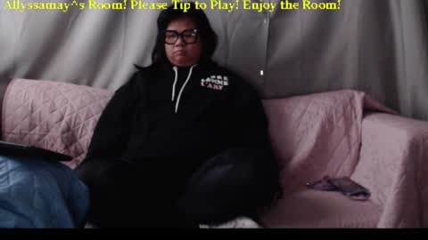 Snapshot of allyssamay chatting on October 21, 9:47 am Allyssamay online show from October 21, 9:47 am