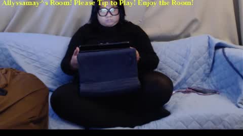 Allyssamay online show from January 17, 7:40 am