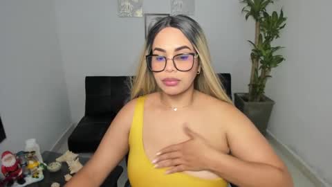 allyssann online show from December 18, 10:02 pm