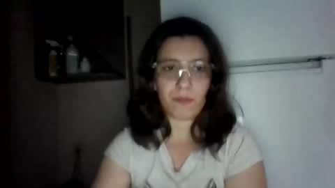 Snapshot of alma_amy chatting on January 12, 8:25 pm Alma online show from January 12, 8:25 pm