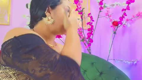 ALMENDRAEVANS online show from November 26, 12:13 pm