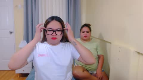 Almira online show from April 26, 1:36 am