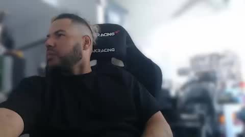 simplyfaded online show from October 12, 10:00 pm