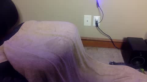 Snapshot of alongwhitedick chatting on September 9, 5:35 pm ALongwhitedick online show from September 9, 5:35 pm