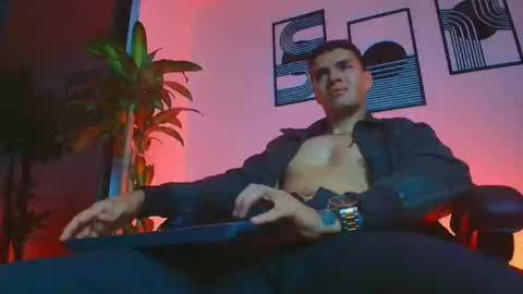 alpha_dominus_ online show from April 9, 6:19 am