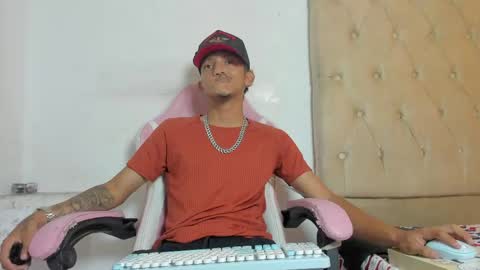 alpha_marcus online show from May 9, 8:09 am