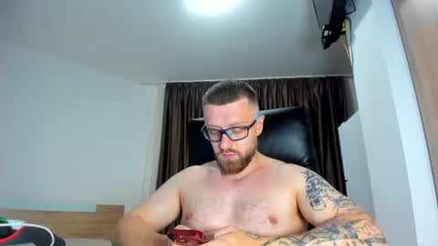 Alphaalexxx Lets reach Me 100 thumbs up online show from July 16, 6:11 pm