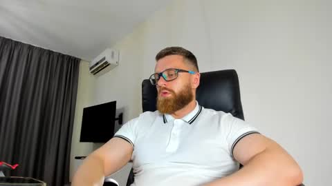 Alphaalexxx Lets reach Me 100 thumbs up online show from May 25, 6:58 pm