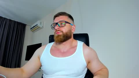 Alphaalexxx Lets reach Me 100 thumbs up online show from May 17, 7:01 pm