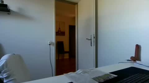 alphah_hunk online show from April 25, 2:25 pm